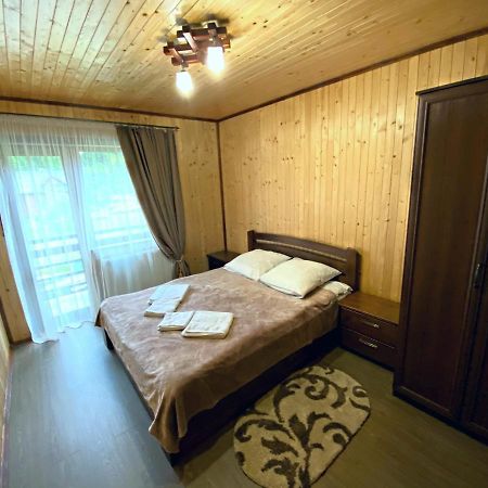 Під Магурою Hotell Vorochta Exteriör bild