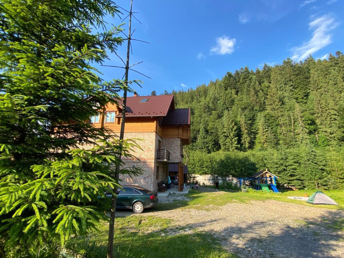 Під Магурою Hotell Vorochta Exteriör bild