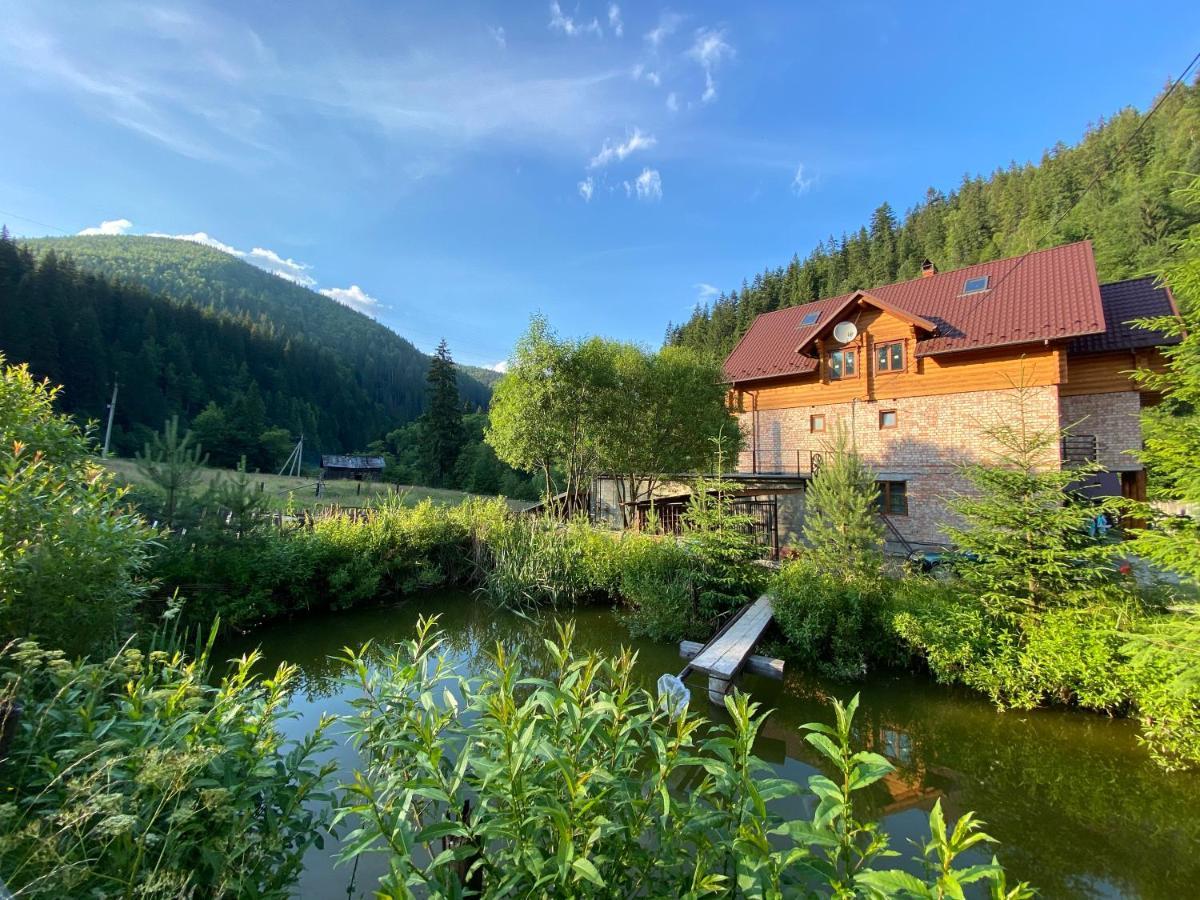 Під Магурою Hotell Vorochta Exteriör bild