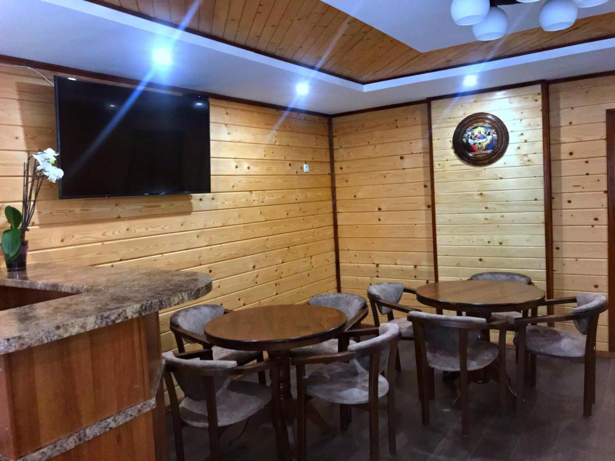Під Магурою Hotell Vorochta Exteriör bild
