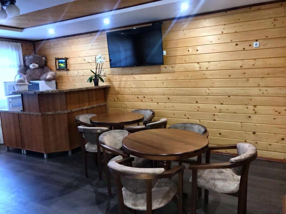 Під Магурою Hotell Vorochta Exteriör bild