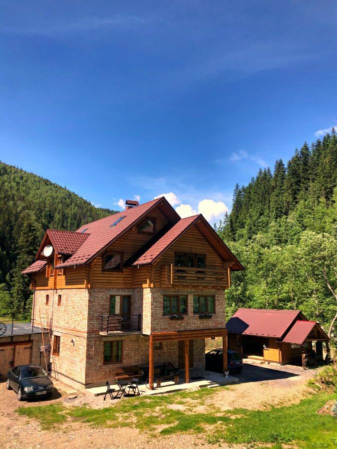 Під Магурою Hotell Vorochta Exteriör bild
