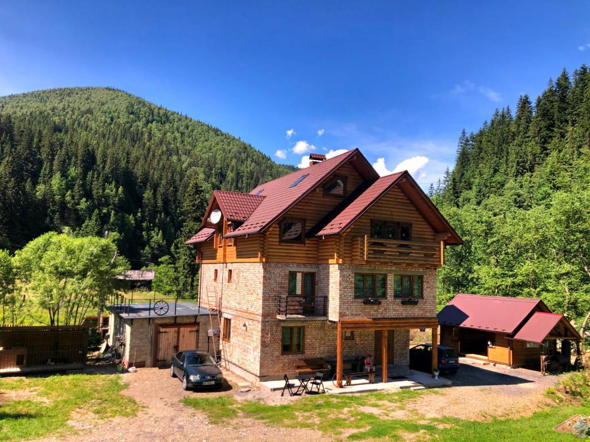 Під Магурою Hotell Vorochta Exteriör bild
